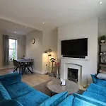 Luxury House Near City Center Hospital &Superstore